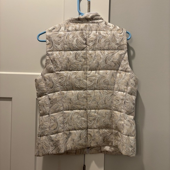 White House Black Market Vest - Picture 2 of 7